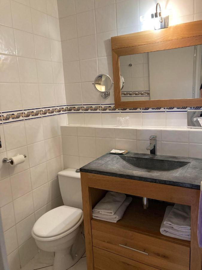 פווי אן-אוקסואה Hotel De La Poste מראה חיצוני תמונה