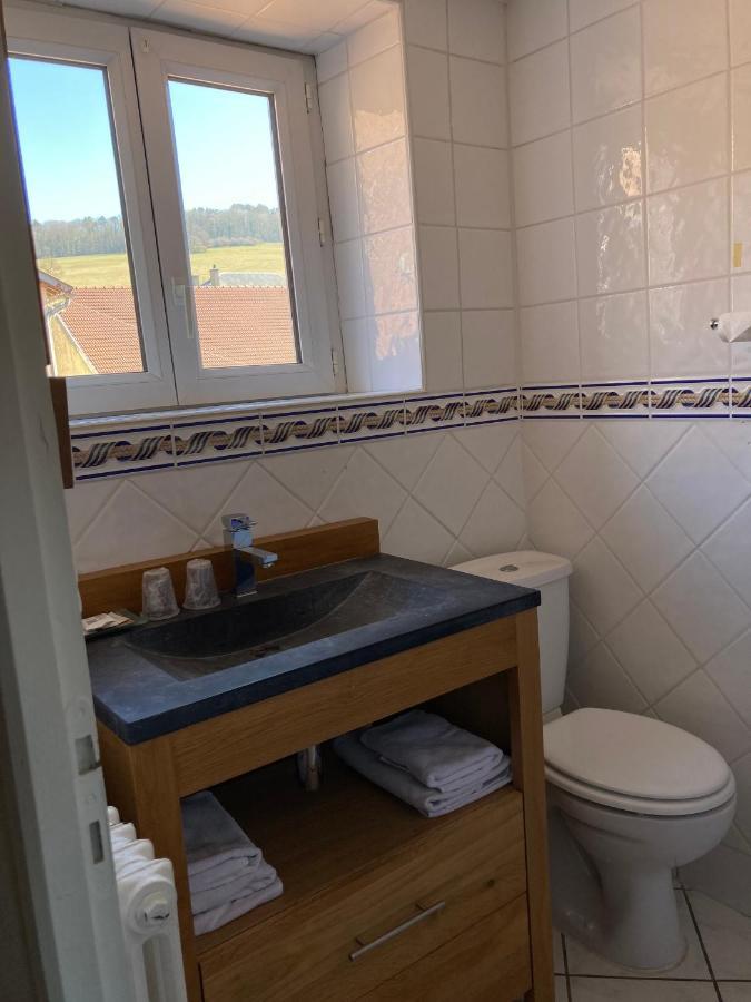 פווי אן-אוקסואה Hotel De La Poste מראה חיצוני תמונה